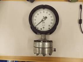 00649 Us Gauge Ss Usg 649 4-1/2 Inch Process 0-60 Psig With Isolator N3
