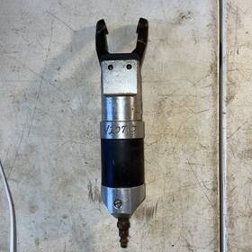 Vb-9902401 Van F. Belknap Ma-251 Handheld Pneumatic Tool Gripper Used