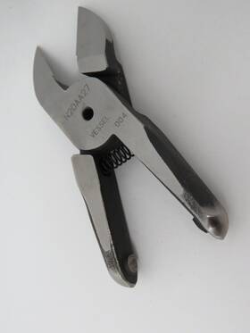 N20aa27 Vessel Air Nipper Blade For Plastic 23 Deg Long Size 20 Used