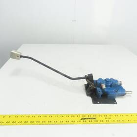 Cmd12-p1020d0 Vickers Forklift Spool Valve Hydraulic Mast Hand Control Assy