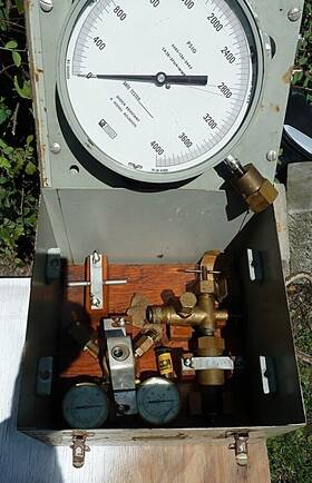 6685-136-2443 Weksler Vintage 9 Inch Psig 0-4000 Pressure Gauges K-monel Naval Ord