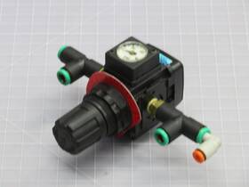 R08-01-d0g0 Wilkerson Air Regulator T231133