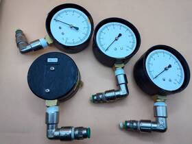 18c775 Zoro Select Lot Of 4 Low Pressure Gauge To 10 Psi 2 1/2 In Dial 1/4 Npt Bottom
