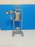 Fann Series 300 High Pressure Filter With Stand The Gauge Does Not Work. Fixed Price $549.99.