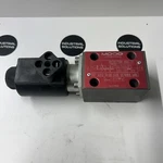 Moog Hydraulic Valve, Type W2P32-SN-6AD-24VDC, Hpn 692685 New. Fixed Price $350.00.