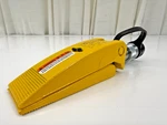 Enerpac WR5 Hydraulic Ram Spreader 1 Ton 0.5 In Tip 3.7". Fixed Price $297.49.