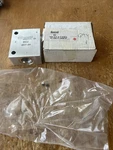 Sun Hydraulics 3-PORT Aluminum Valve Block ECJ-0EV7-AA New Box!. Fixed Price $125.00.