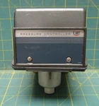 United Electric Controls J302D Pressure Controller/ Switch. Fixed Price $70.00.