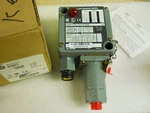 Allen Bradley 836T-T351JX81X15X6 Pressure Control Switch 140-1000 Psi New Box. Fixed Price $425.00.
