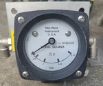 Mid-west Instrument. Diff. Pressure Gage, Stainless Steel Bracket Model 522-0025. Fixed Price $15.00.