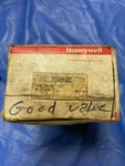 Honeywell V935LX15AB6A0Z. Fixed Price $99.00.