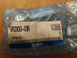 Smc VR3100-01R Pneumatic Air Pressure Indicator Light Rc 1/8 Red Pilot. Fixed Price $22.00.