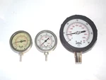 Lot Of Winters Liquid Pressure Gauges 300 Psi 2.5" 4" PTS867TS PCC662C. Fixed Price $19.95.
