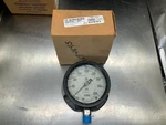 Ametek 0029XLG Oil Filled Pressure Gauge 400PSI. Fixed Price $26.00.