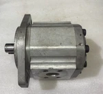Sauer Danfoss SNP3/33S CI07 Hydraulic Gear Pump Fast Ship By Fedex. Fixed Price $499.00.