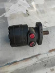 New Re 013999 Hydraulic Roller Stator Motor Aftermarket For White. Fixed Price $899.00.