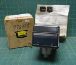 United Electric Controls 300 Series J302D Pressure Controller/ Switch. Fixed Price $76.75.